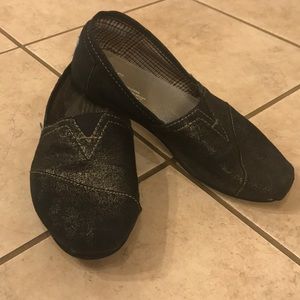 Black shimmer gold Toms